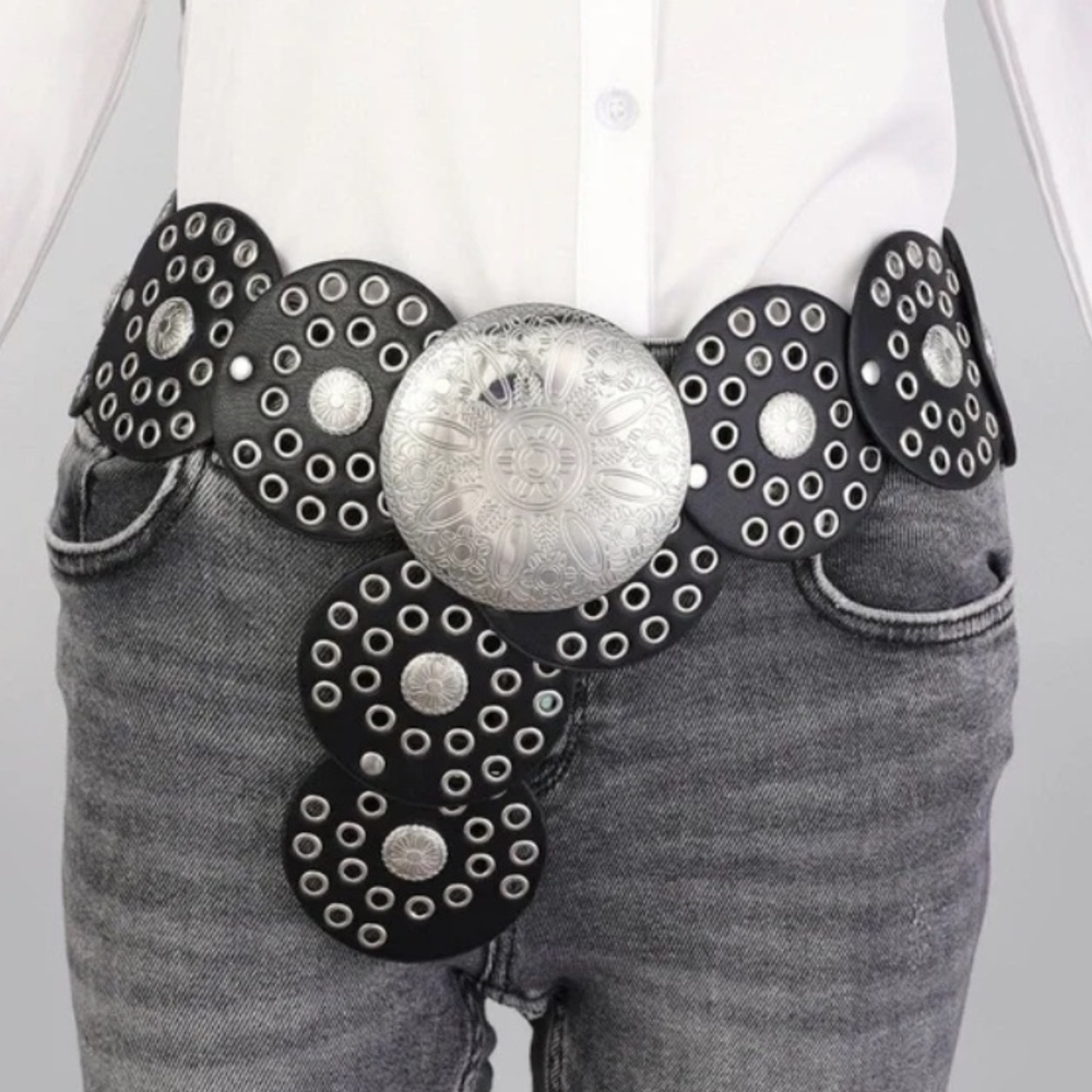 Brown and 𝓢𝓲𝓵𝓿𝓮𝓻 Decorative Belt